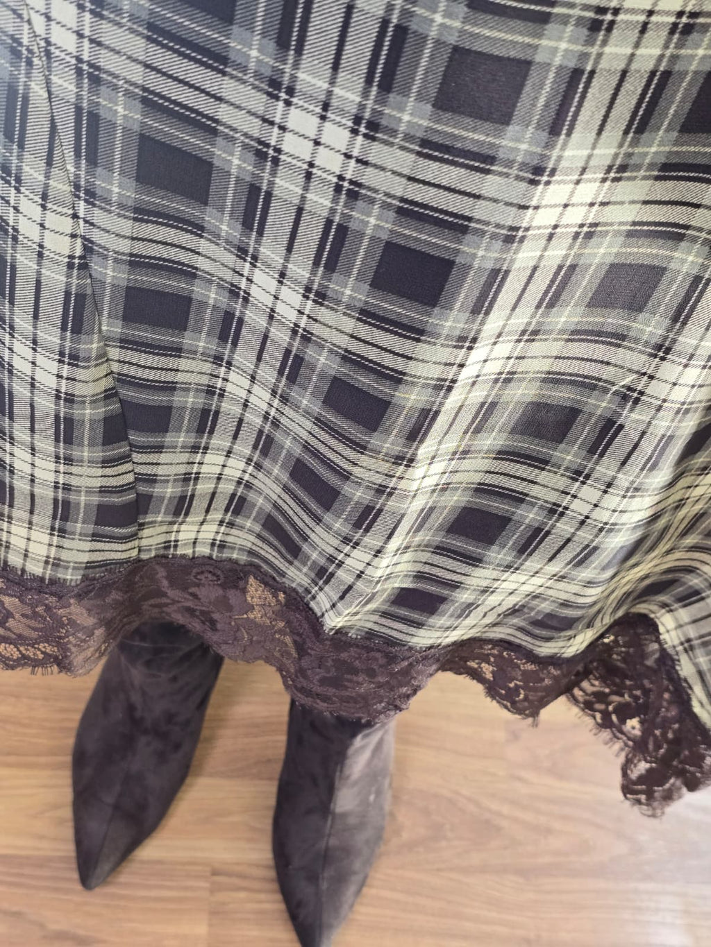 PLAID AND LACE MIDI SKIRT