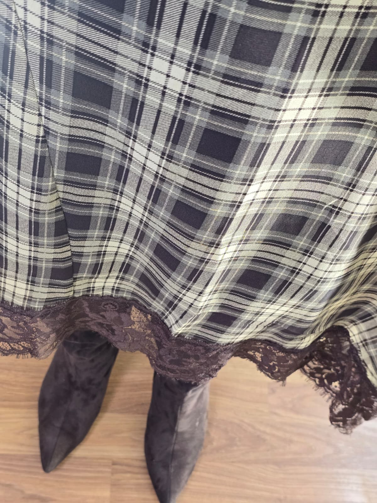 PLAID AND LACE MIDI SKIRT